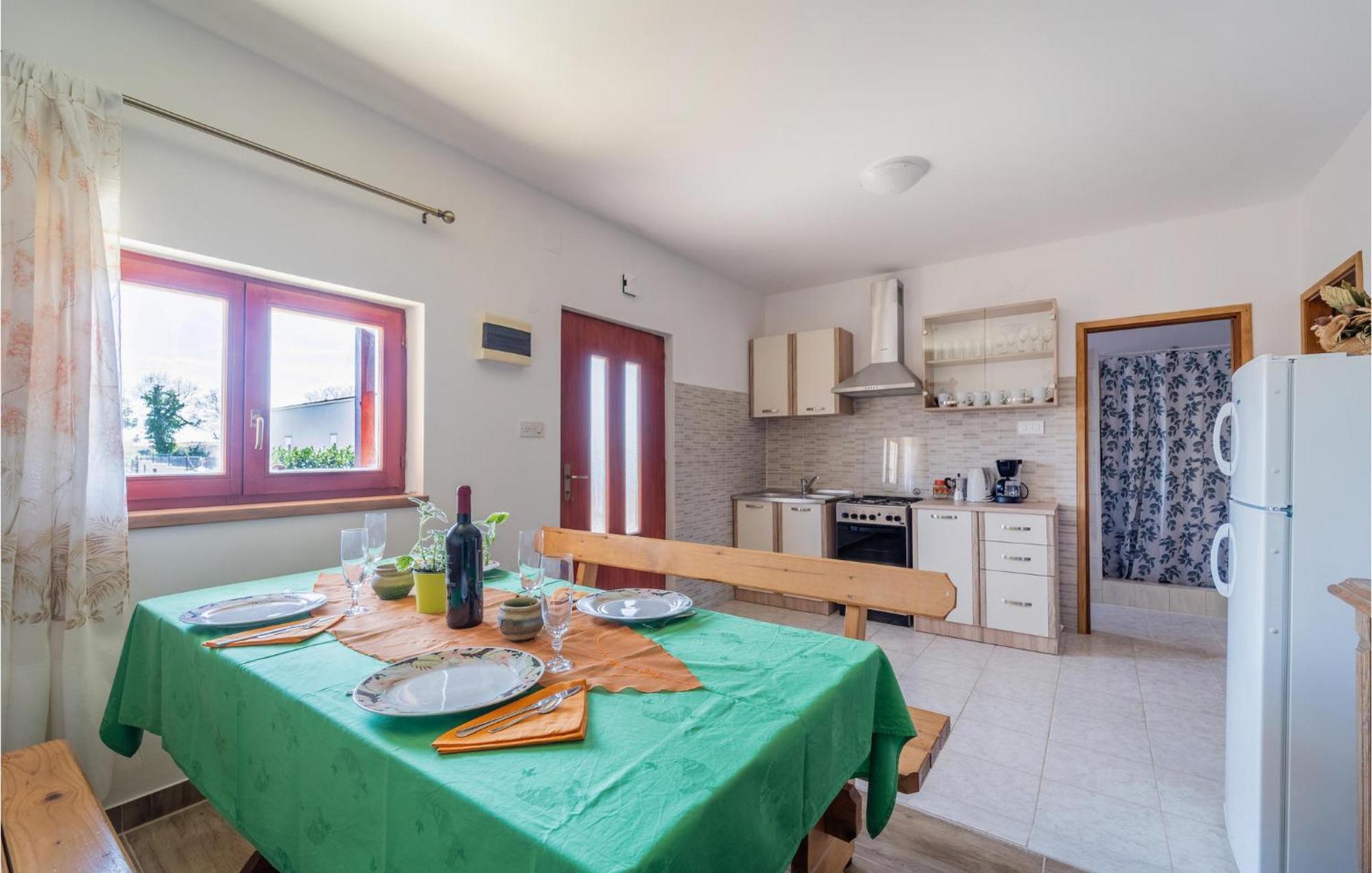 Beautiful Apartment In Krnica With Kitchen Kültér fotó