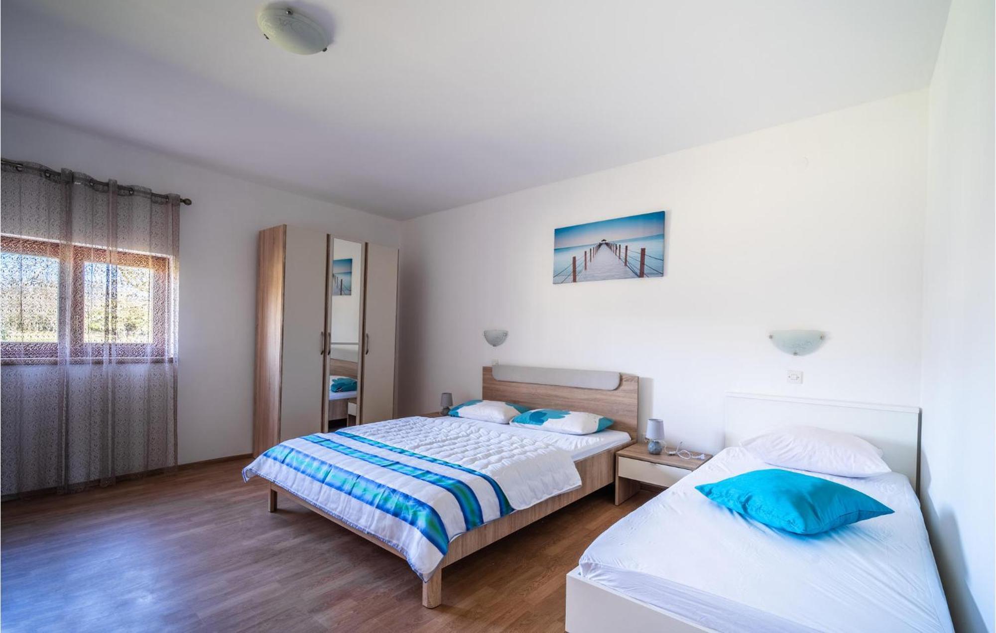 Beautiful Apartment In Krnica With Kitchen Kültér fotó